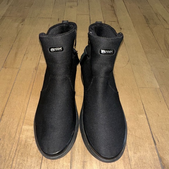 Bzees Mojo Ankle Boots Womens Size 8.5 Black Comfortable Arch Support Side Zip - Picture 5 of 11